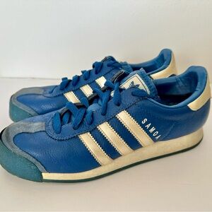 Vtg Adidas Samoa Blue and White Sneakers men’s 5 women’s 6